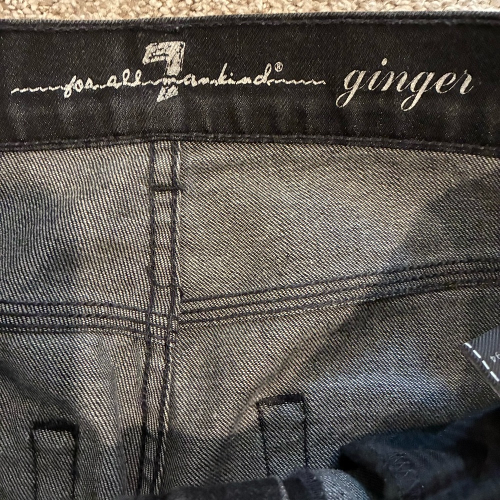 Women’s High-Rise Flared Jeans - Black - Picture 6 of 7